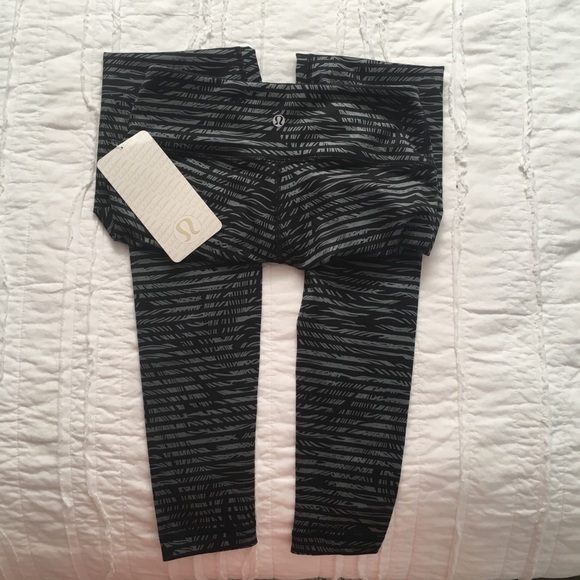 Lululemon Wunder Under Pants - Picture 2 of 5